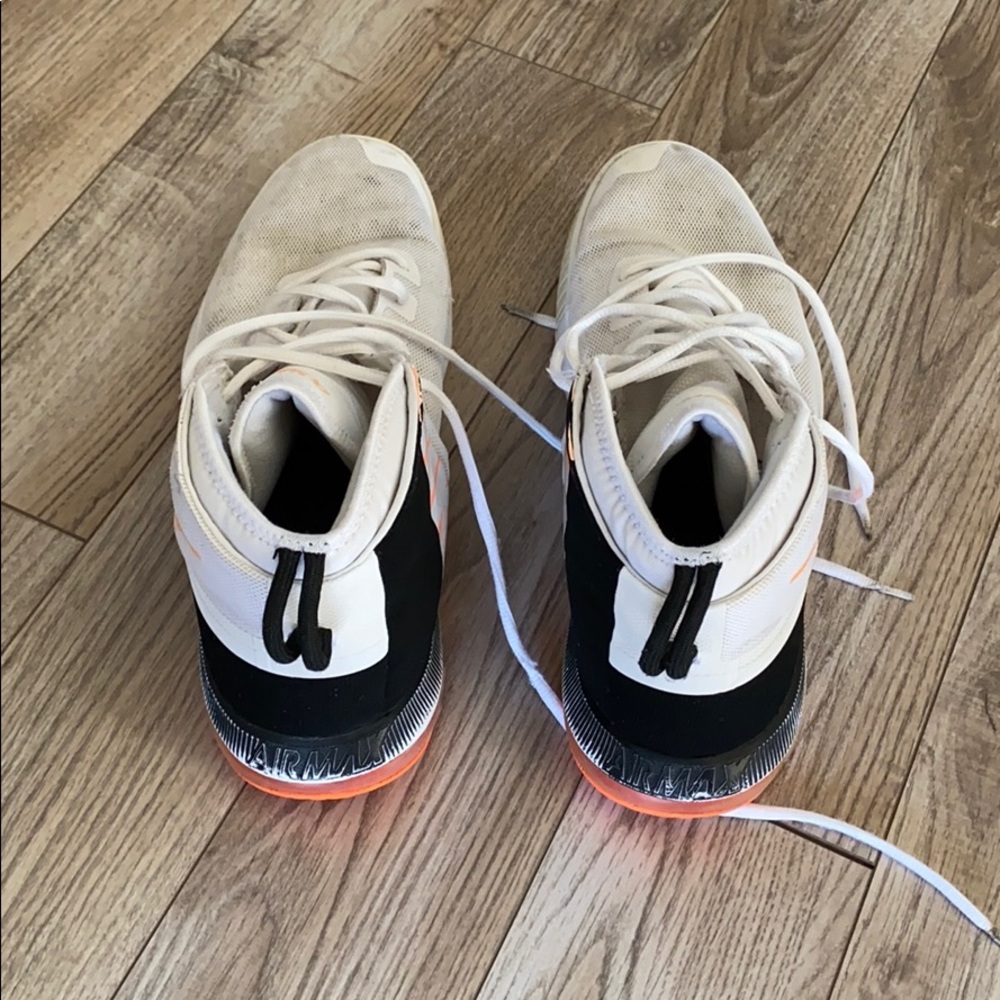 Nike’s - Picture 3 of 7